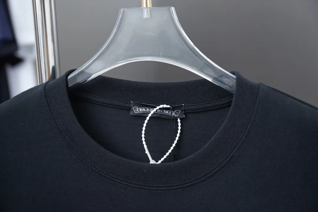 🅿️230 Ch*ome Hearte 25SS new style for early spring, Crow heart hot diamond short sleeves, light luxury, essential item for daily commuting for men and women, correct version, welcome to compare, detailed features · 320g 100% pure cotton double yarn jersey fabric · Custom dyed in the same vat, special thickened 32 pieces double-stranded 1X1 thread · Imported Australian matte pearlescent diamonds ➕artificial spray color ➕thick letter logo · Double-needle sewing and cross-seam technology · Original main mark, washed tag, brand moisture-proof paper packaging Color: black/white Size: S/M/L/XL